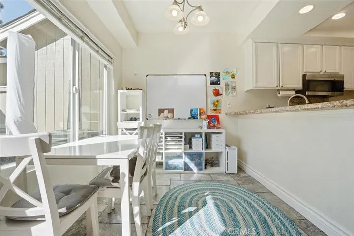 Come and take a look at 48 Monroe, a wonderful 3 bedroom condo in Irvine!