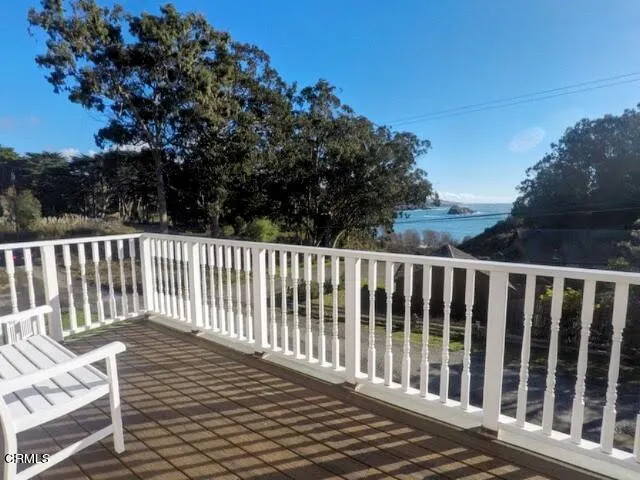 upstairs balcony~2