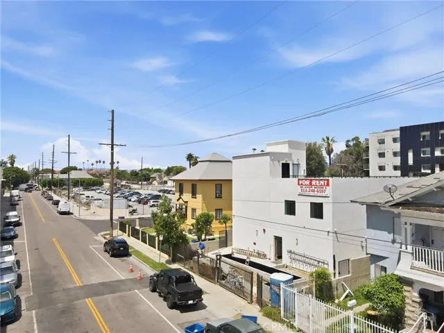 1009 E 29th Street, Los Angeles, California 90011