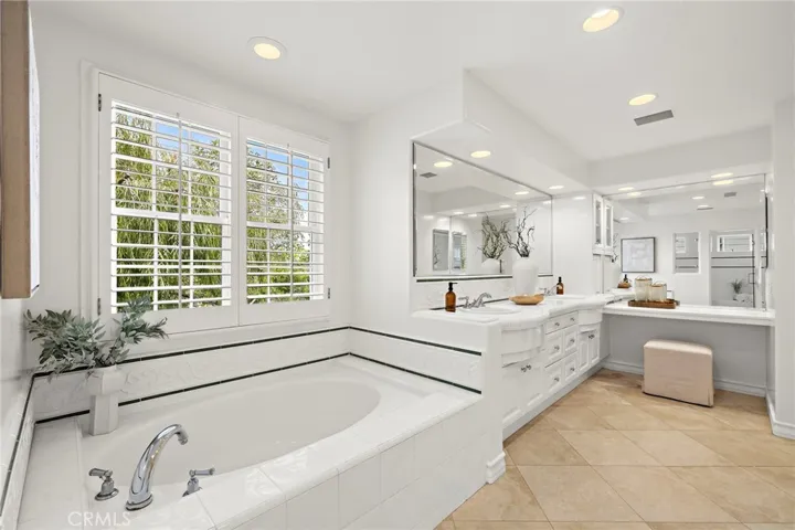 10 Cape Andover, Newport Beach, California 92660