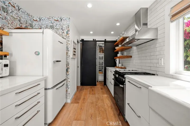 125 S Broadway 6, Redondo Beach, California 90277