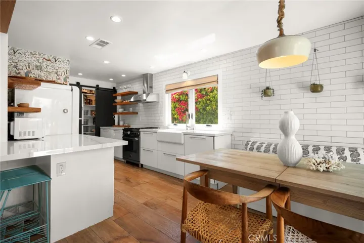 125 S Broadway 6, Redondo Beach, California 90277