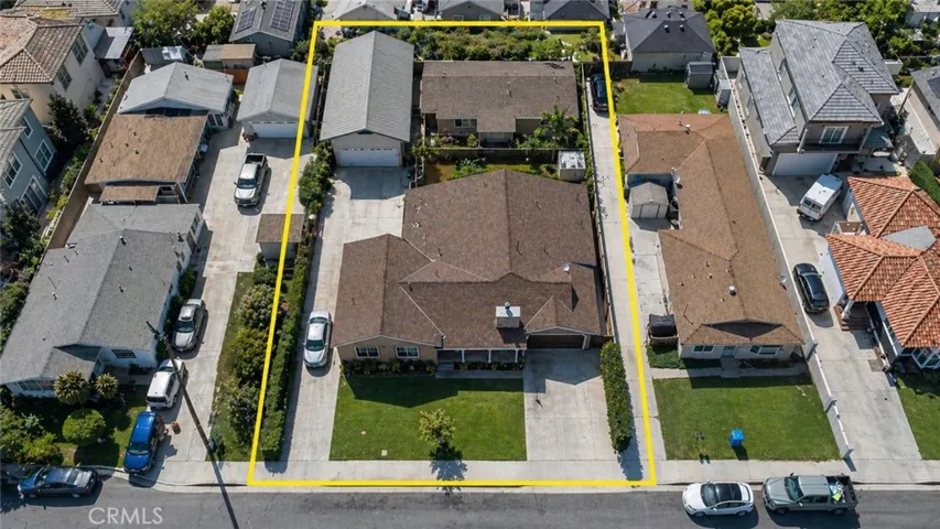 Aerial view of 0.25 acre lot
