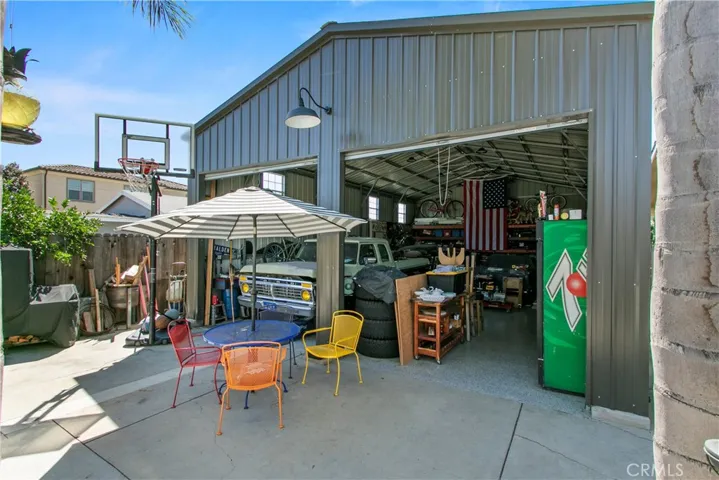 4-car garage