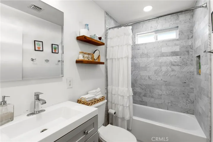 Full Bath #4