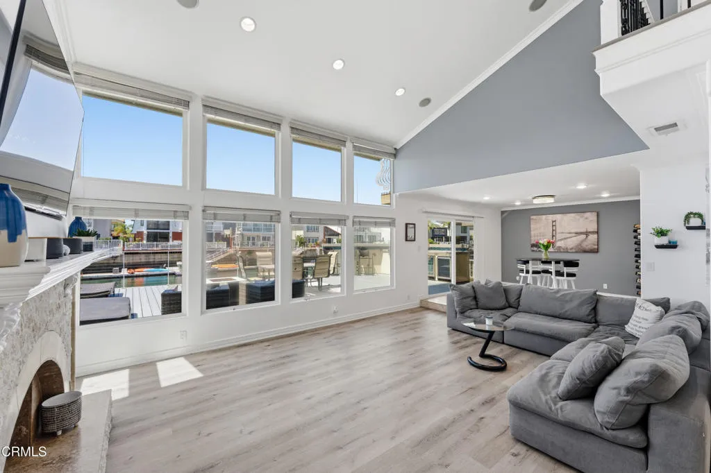 2355 peninsula Oxnard  MLS-11