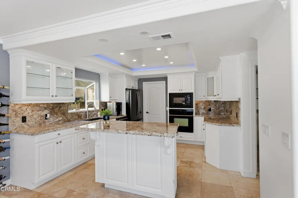 2355 peninsula Oxnard  MLS-18