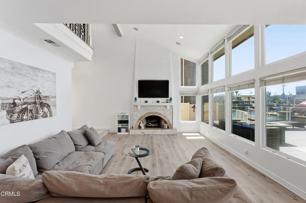 2355 peninsula Oxnard  MLS-15