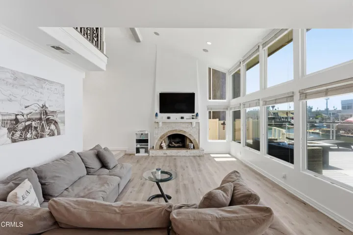 2355 peninsula Oxnard  MLS-15