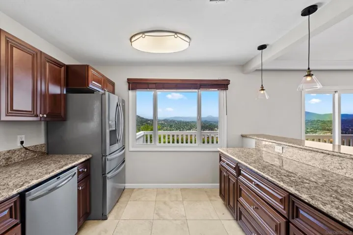 4258 Summit Dr, La Mesa, California 91941