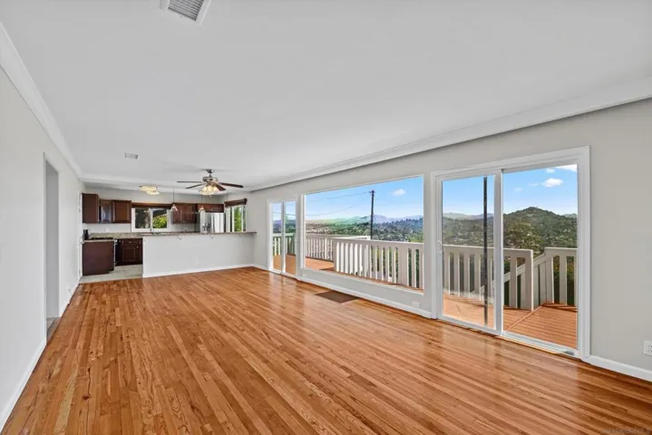 4258 Summit Dr, La Mesa, California 91941