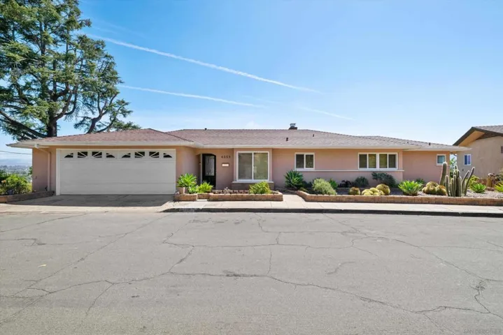 4258 Summit Dr, La Mesa, California 91941