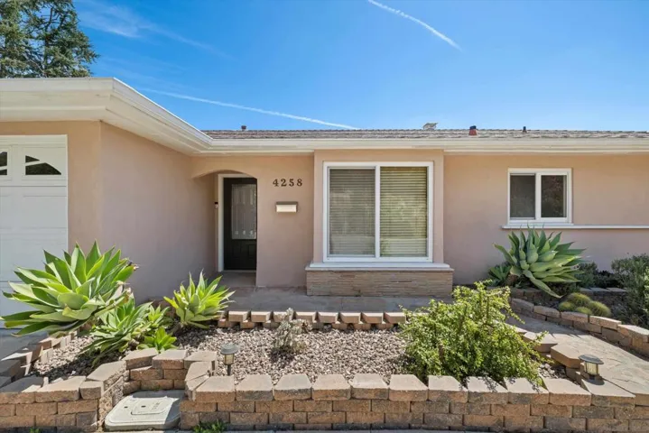 4258 Summit Dr, La Mesa, California 91941