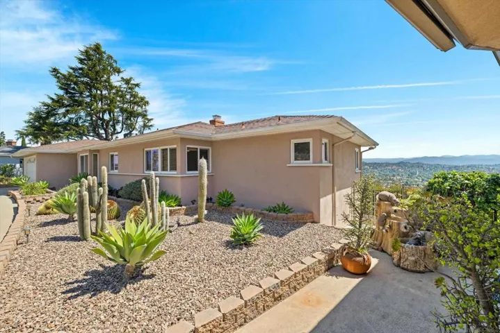 4258 Summit Dr, La Mesa, California 91941