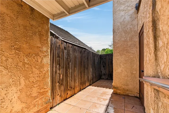 27026 Rio Pecos, Valencia, California 91354