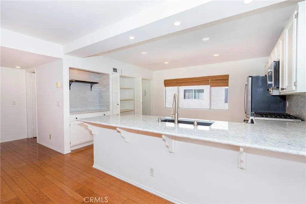 Kitchen breakfast bar counter top