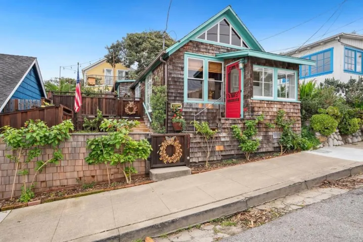 313 14th Street, Pacific Grove, California 93950