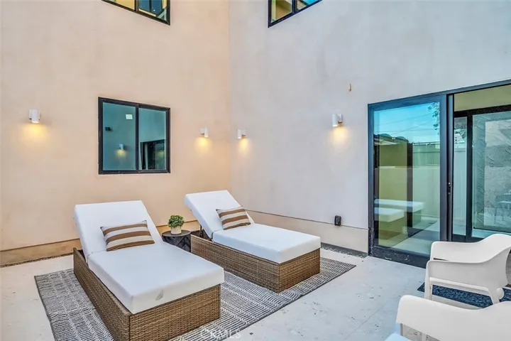 505 17th Street, Huntington Beach, California 92648