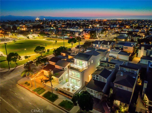 505 17th Street, Huntington Beach, California 92648