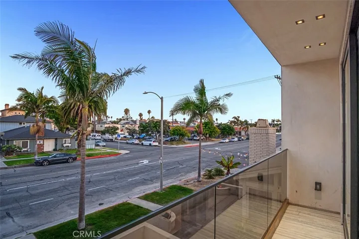 505 17th Street, Huntington Beach, California 92648