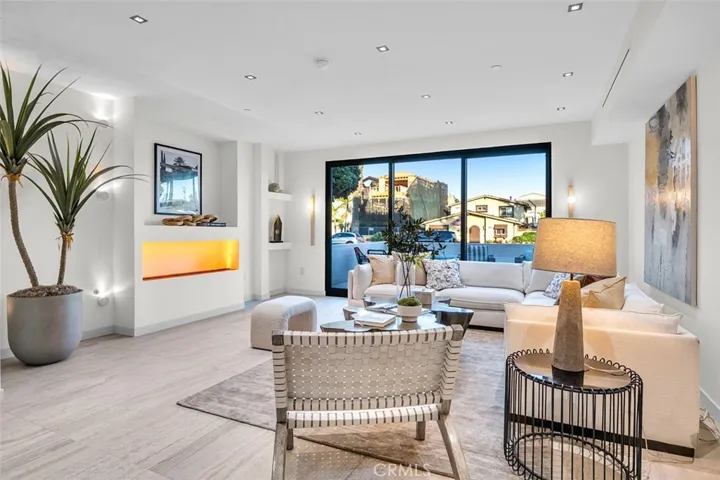 505 17th Street, Huntington Beach, California 92648