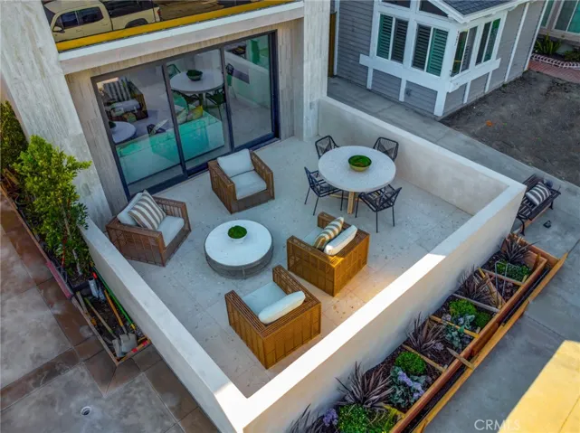 505 17th Street, Huntington Beach, California 92648