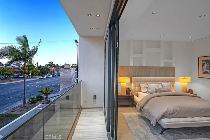 505 17th Street, Huntington Beach, California 92648