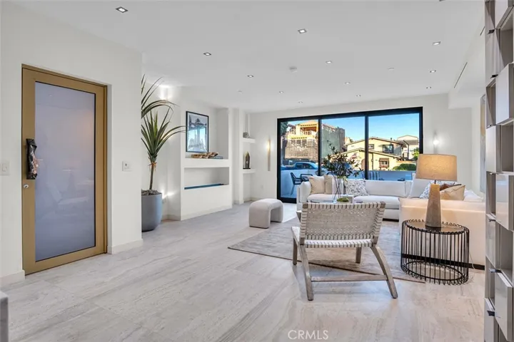 505 17th Street, Huntington Beach, California 92648