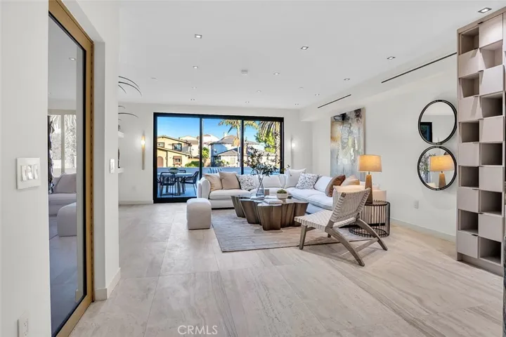505 17th Street, Huntington Beach, California 92648