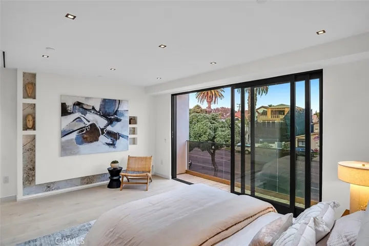 505 17th Street, Huntington Beach, California 92648