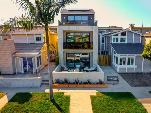 505 17th Street, Huntington Beach, California 92648