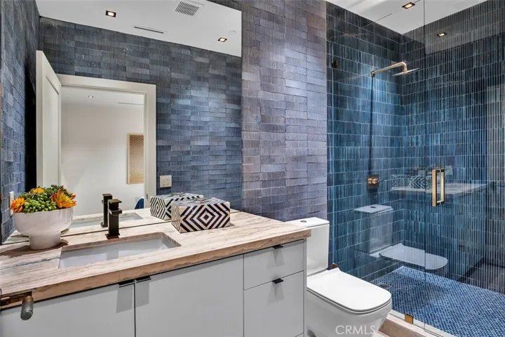 505 17th Street, Huntington Beach, California 92648