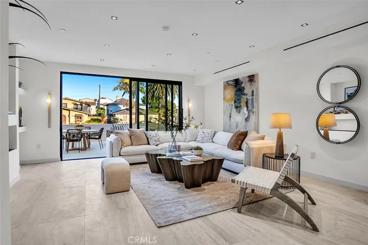 505 17th Street, Huntington Beach, California 92648