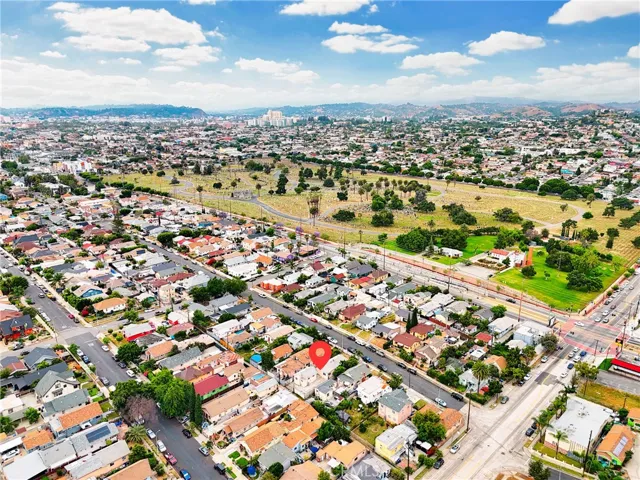 Aerial view to Downtown LA.  Just 7 minutes to University of Los Angeles and USC Keck Medical.