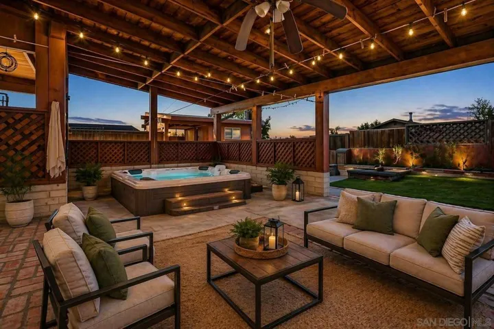 https://zimg.paragon.ice.com/ParagonImages/Property/PA/SDMLS/-521970/16/120/90/b30b0bac78bed38a284672f496e93fec/3/f3129d5ae56675f9b6d389750747d3e8/-521970-d90c9704-898a-4da7-be55-4f25148edc81.JPG