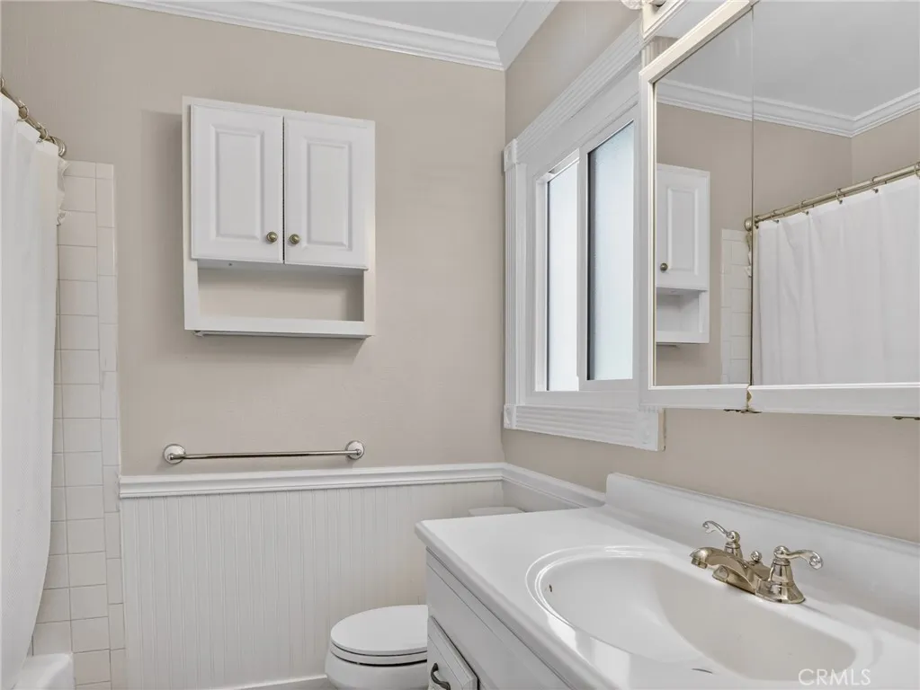 Full Bath with tub shower
