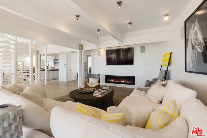 6375 Gayton Place, Malibu, California 90265
