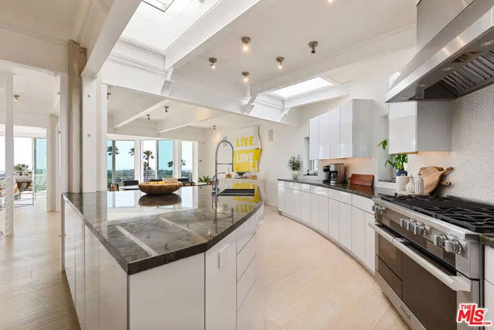 6375 Gayton Place, Malibu, California 90265