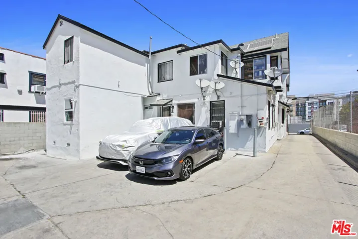2694 James M Wood Boulevard, Los Angeles, California 90006