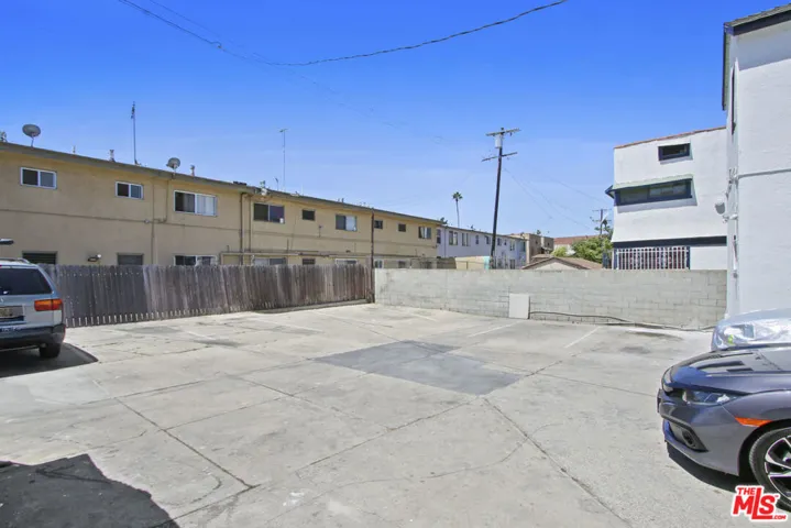 2694 James M Wood Boulevard, Los Angeles, California 90006