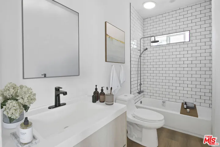 2694 James M Wood Boulevard, Los Angeles, California 90006