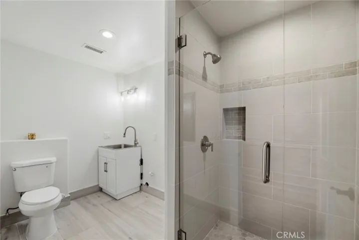 Bathroom one and laundry hook ups