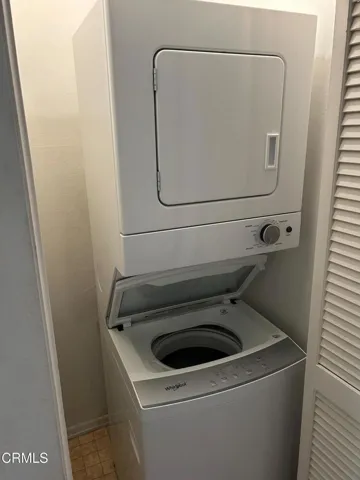 Washer dryer stackable