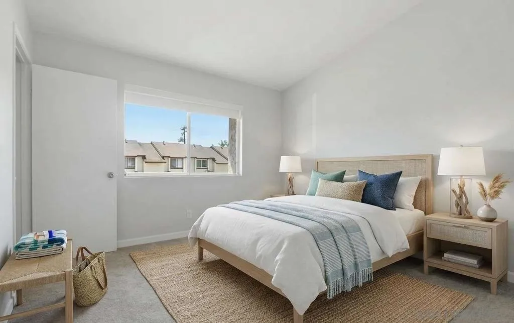 https://zimg.paragon.ice.com/ParagonImages/Property/PA/SDMLS/260009606/24/533/400/65d02bb2dbfeec7a79b2c64946130148/3/c5184e0c4ab6271784c77d4f41702476/260009606-910210a5-7416-417f-97c9-241727a6b618.JPG