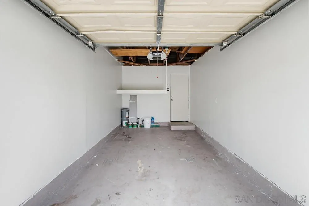 Private Garage.