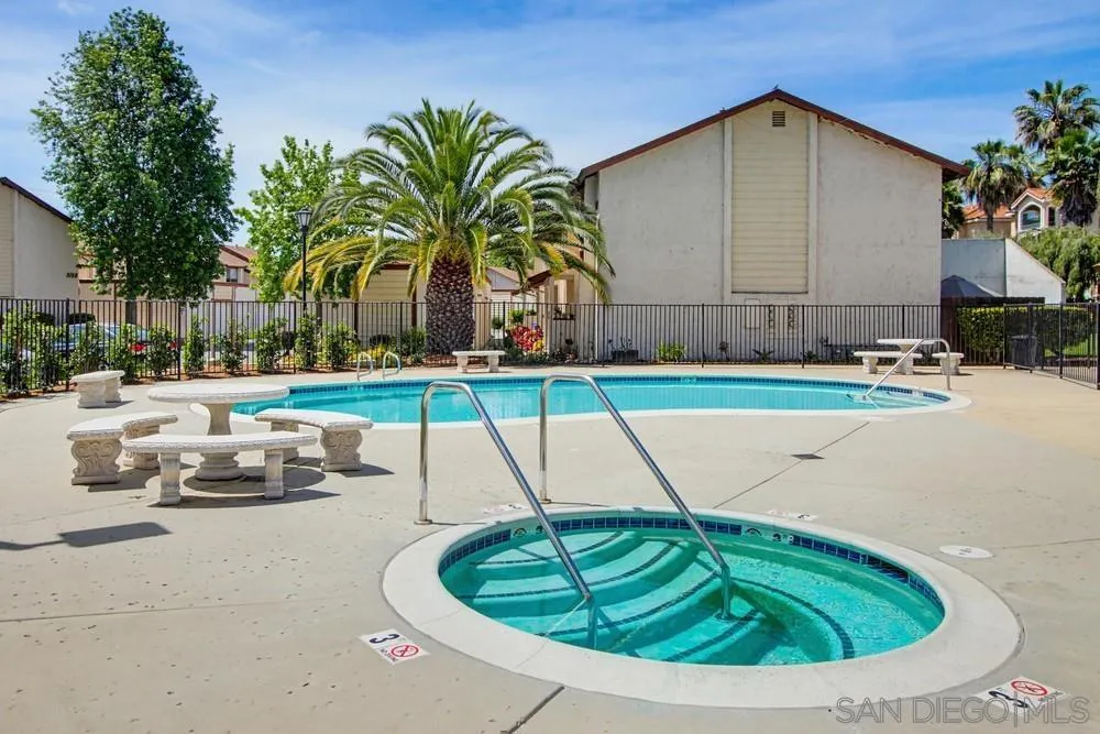 Swimming Pool/Hot Tub/Sauna