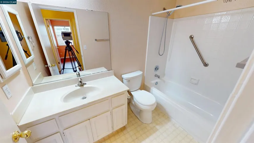 Hallway Full Bath
