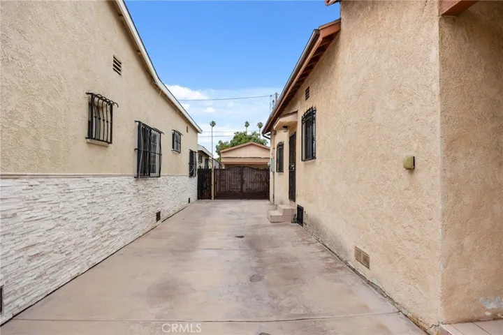 4115 Brompton, Bell, California 90201