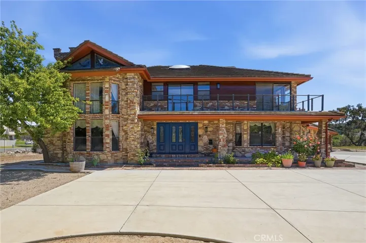 Welcome to 140 E Rice Ranch Road