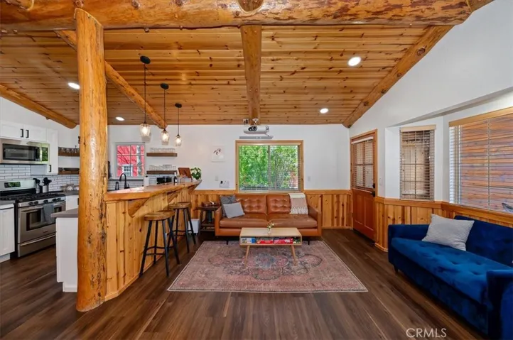 42577 Falcon Avenue, Big Bear Lake, California 92315